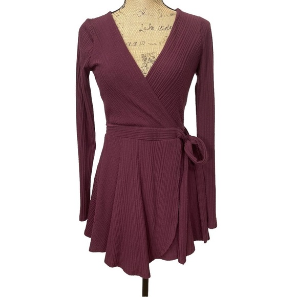 Urban Outfitters Burgundy Wrap Romper Size Small - Picture 1 of 13